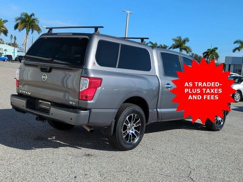 Used 2020 Nissan Titan SV w/ SV Convenience Package image 5