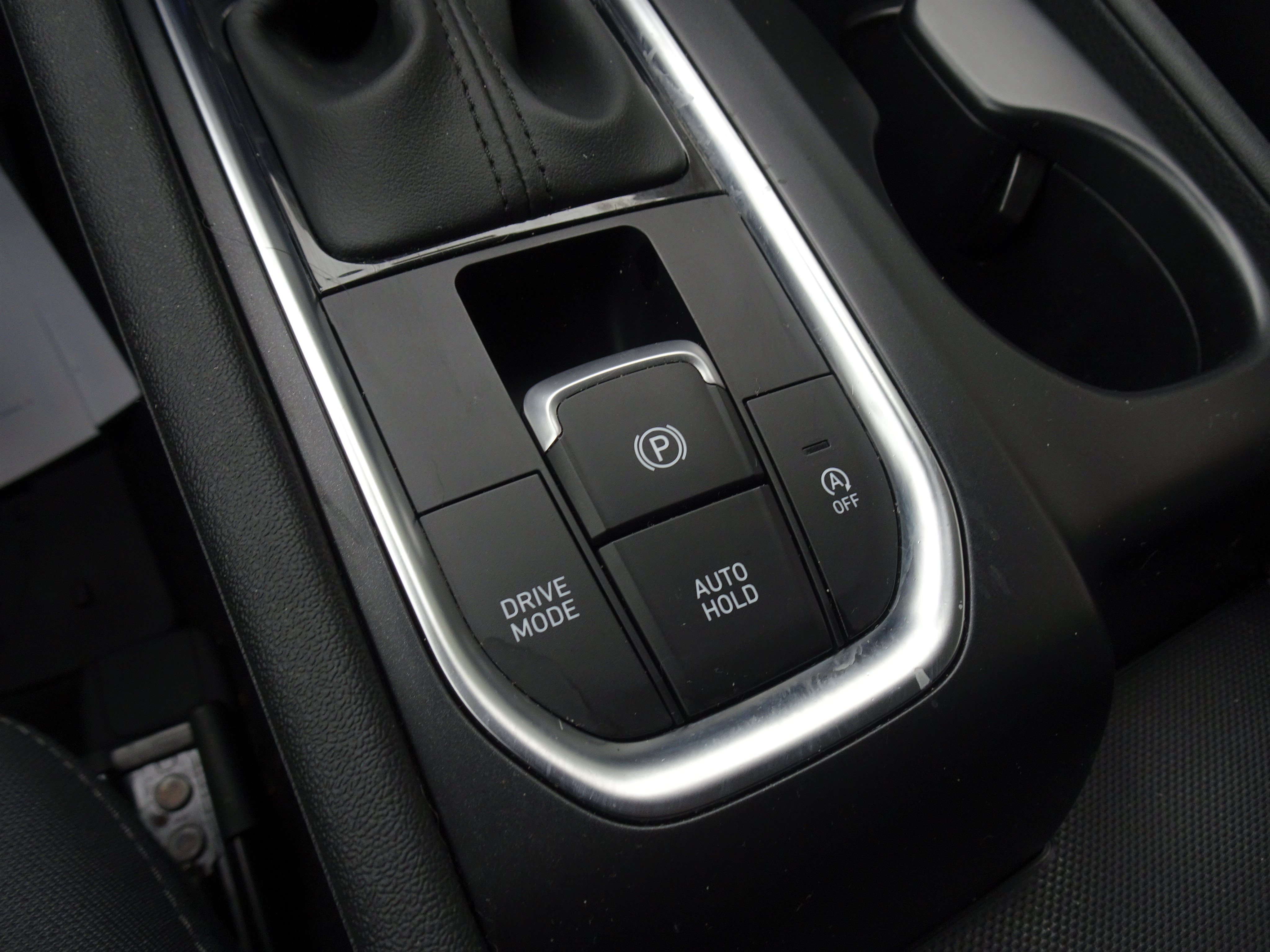 Used 2019 Hyundai Santa Fe SEL FWD image 16