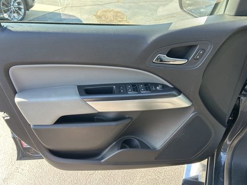 Used 2016 Chevrolet Colorado LT w/ LT Convenience Package image 3