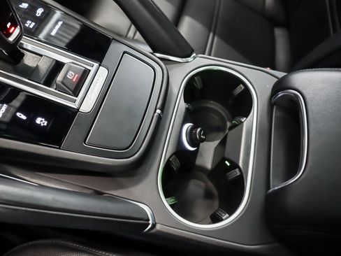 Certified 2022 Porsche Cayenne Turbo image 18
