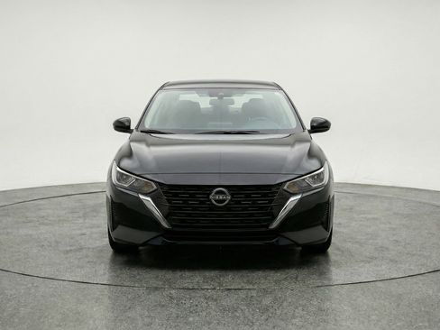 Used 2025 Nissan Sentra SV FWD image 2