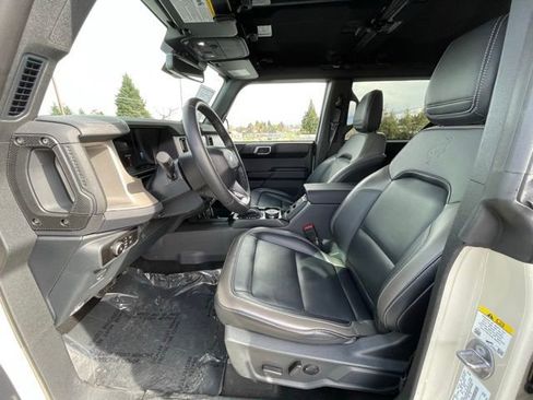 Used 2025 Ford Bronco Outer Banks image 8