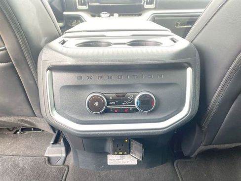 Used 2025 Ford Expedition Platinum AWD/4WD image 22