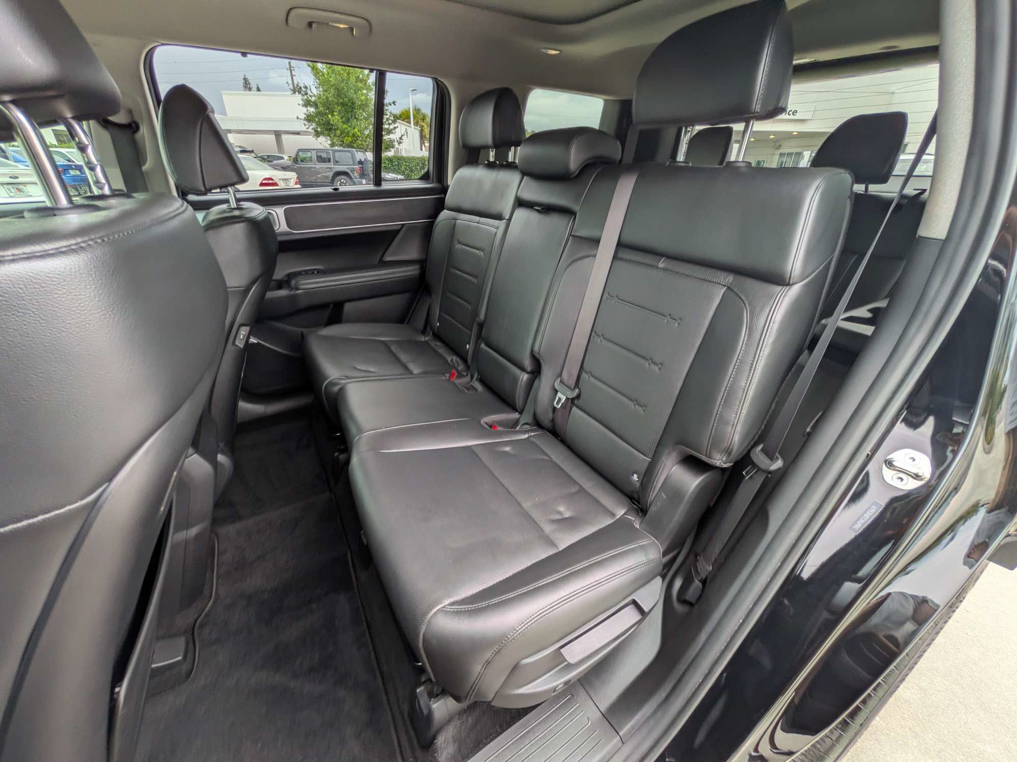 Used 2024 Hyundai Santa Fe Limited FWD image 15