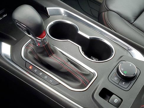 Used 2023 Chevrolet Traverse RS image 19