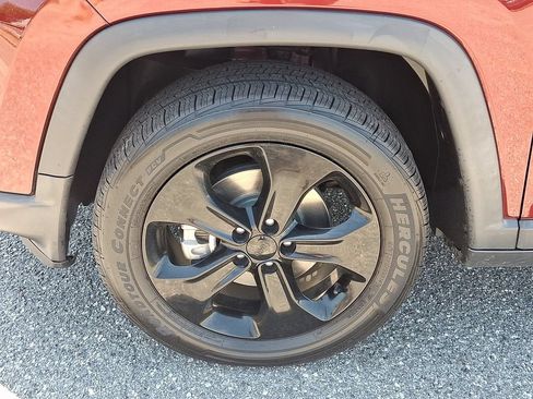 Used 2021 Jeep Compass Latitude w/ Sun and Sound Group AWD/4WD image 29