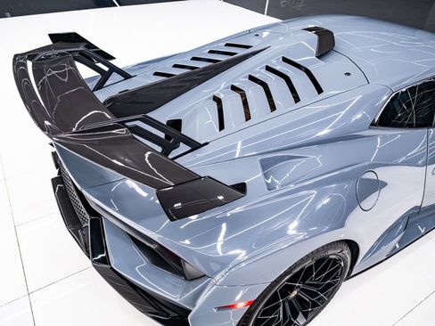Used 2023 Lamborghini Huracan STO RWD image 34