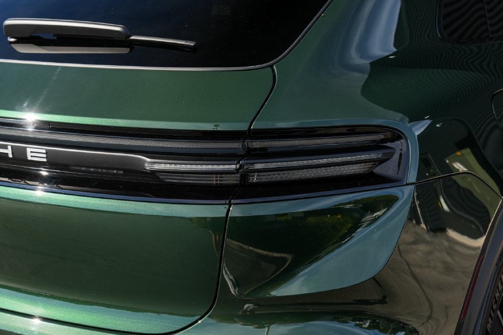 Certified 2026 Porsche Macan 4 Electric AWD/4WD image 16