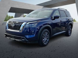 Used 2025 Nissan Pathfinder SV video 3