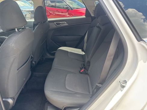 Used 2025 Kia Sportage LX FWD image 24
