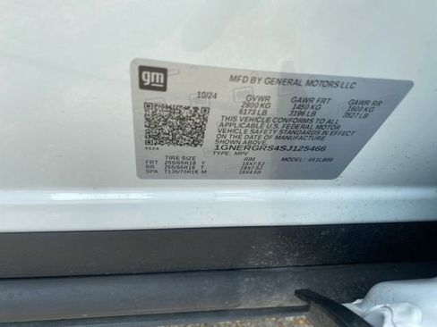 Used 2025 Chevrolet Traverse LT FWD image 35