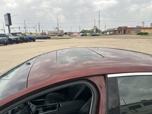 Used 2015 Lincoln MKZ Hybrid w/ Equipment Group 202A Reserve FWD image 6