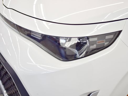 Used 2025 Kia Soul LX w/ LX Technology Package FWD image 31
