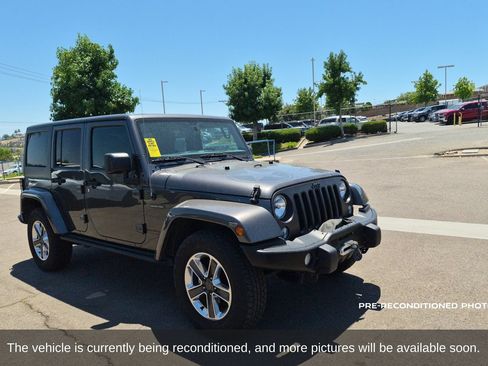Used 2018 Jeep Wrangler Unlimited Sport AWD/4WD image 3
