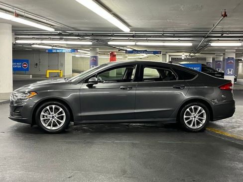 Used 2020 Ford Fusion SE FWD image 30