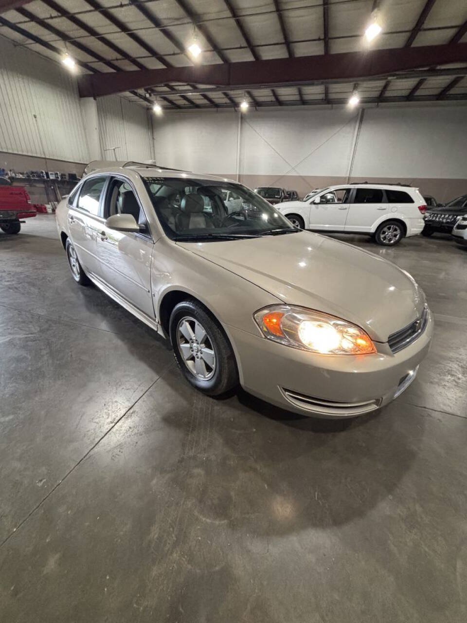 Used 2010 Chevrolet Impala LT w/ Luxury Edition Package FWD image 2