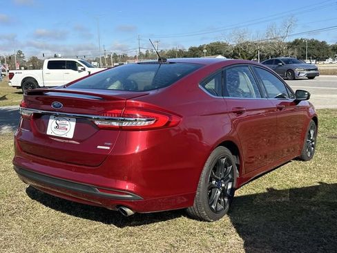 Used 2018 Ford Fusion SE w/ Equipment Group 201A image 16