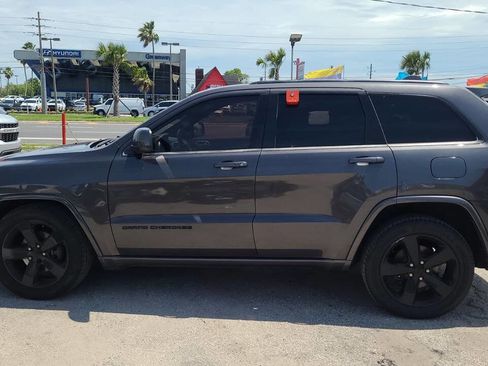 Used 2015 Jeep Grand Cherokee Altitude AWD/4WD image 2