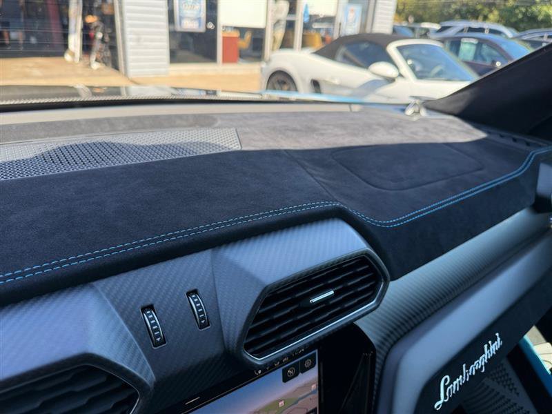 Used 2024 Lamborghini Urus Performante AWD/4WD image 29