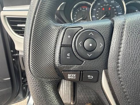Used 2016 Toyota Corolla LE FWD image 18