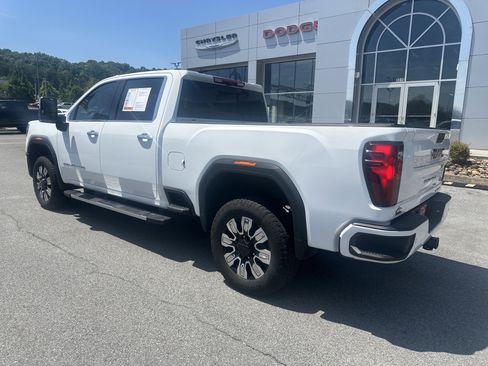 Used 2025 GMC Sierra 2500 Denali w/ Technology Package AWD/4WD image 11