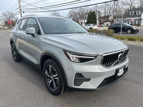 Certified 2025 Volvo XC40 B5 Core image 6
