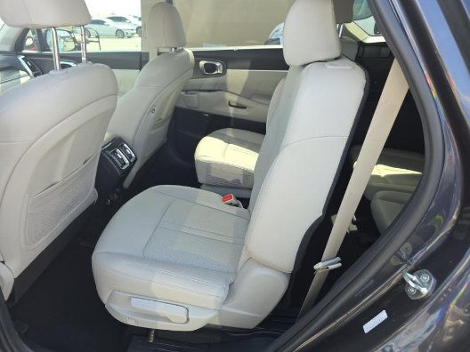 Used 2023 Kia Sorento SX Prestige AWD/4WD image 4