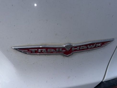 Used 2021 Jeep Cherokee Trailhawk w/ Technology Group image 24