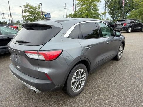 Used 2022 Ford Escape SEL w/ Technology Package FWD image 3