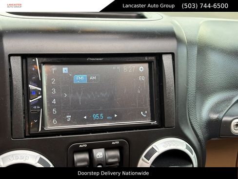 Used 2013 Jeep Wrangler Unlimited Sahara w/ Connectivity Group AWD/4WD image 14