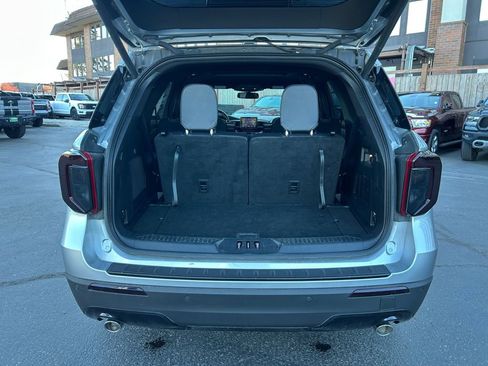 Used 2023 Ford Explorer ST-Line AWD/4WD image 25