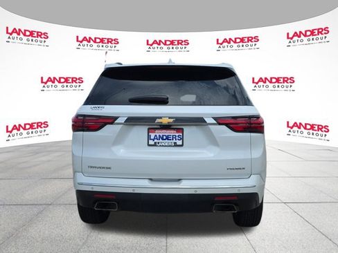 Used 2022 Chevrolet Traverse Premier FWD image 4