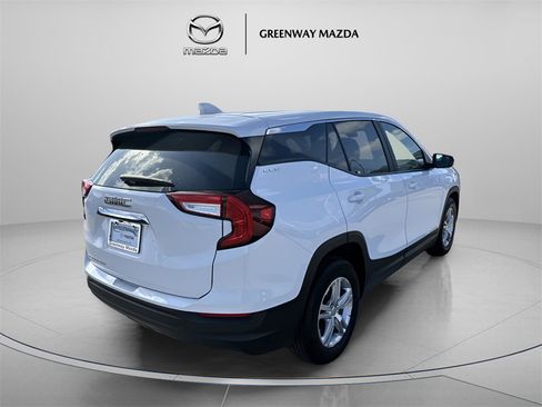 Used 2024 GMC Terrain SLE image 7