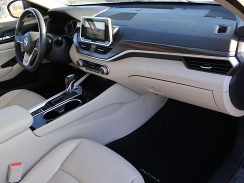 Used 2020 Nissan Altima 2.5 Platinum image 10