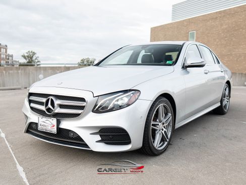Used 2017 Mercedes-Benz E 300 4MATIC image 3
