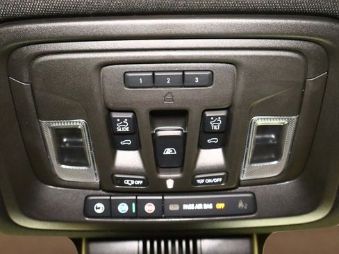 Used 2023 Chevrolet Silverado 1500 High Country w/ Z71 Off-Road Package image 38