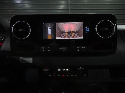 Used 2022 Mercedes-Benz Sprinter 3500 image 26