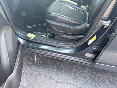 Used 2018 Chevrolet Trax LT w/ LT Convenience Package FWD image 5