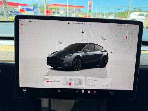Used 2023 Tesla Model Y AWD image 12