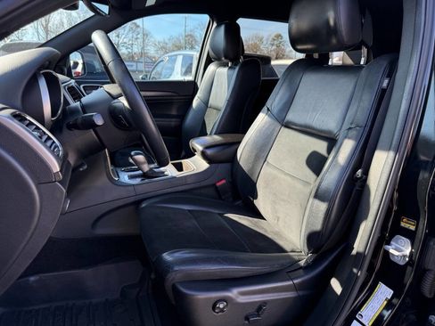 Used 2018 Jeep Grand Cherokee Altitude image 9