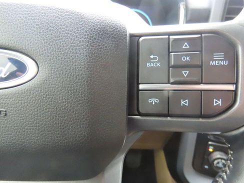 Used 2022 Ford F150 Lariat image 12