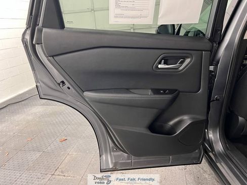 Used 2025 Nissan Rogue SV image 25