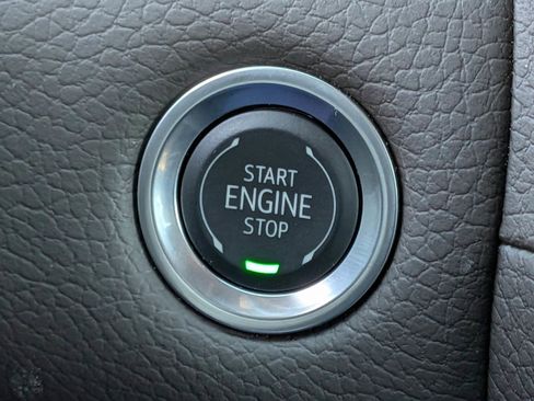 Used 2024 GMC Yukon Denali w/ Denali Reserve Package image 24