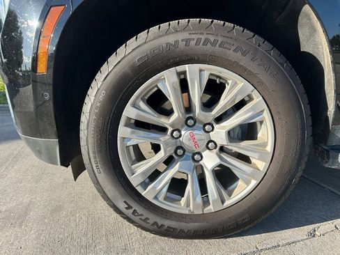 Used 2025 GMC Yukon Denali AWD/4WD image 33