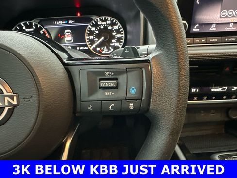 Used 2023 Nissan Rogue SV image 26