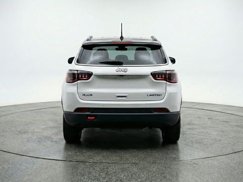 Used 2025 Jeep Compass Trailhawk AWD/4WD image 7