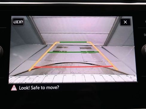 Used 2022 Volkswagen Tiguan SE R-Line image 21