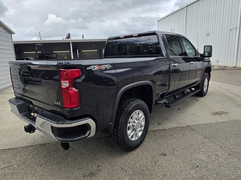Used 2024 Chevrolet Silverado 2500 LTZ image 7