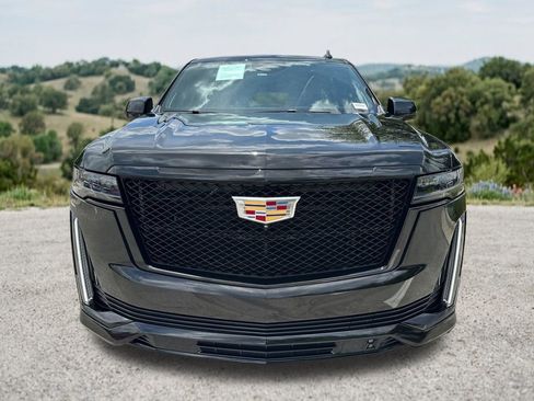 Used 2023 Cadillac Escalade ESV Sport Platinum w/ Heavy-Duty Trailer Package AWD/4WD image 2