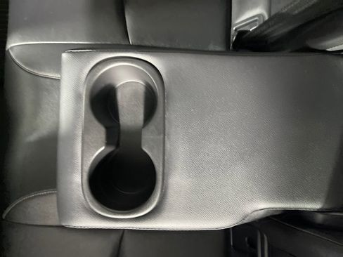 Certified 2022 Toyota Corolla Cross XLE image 30